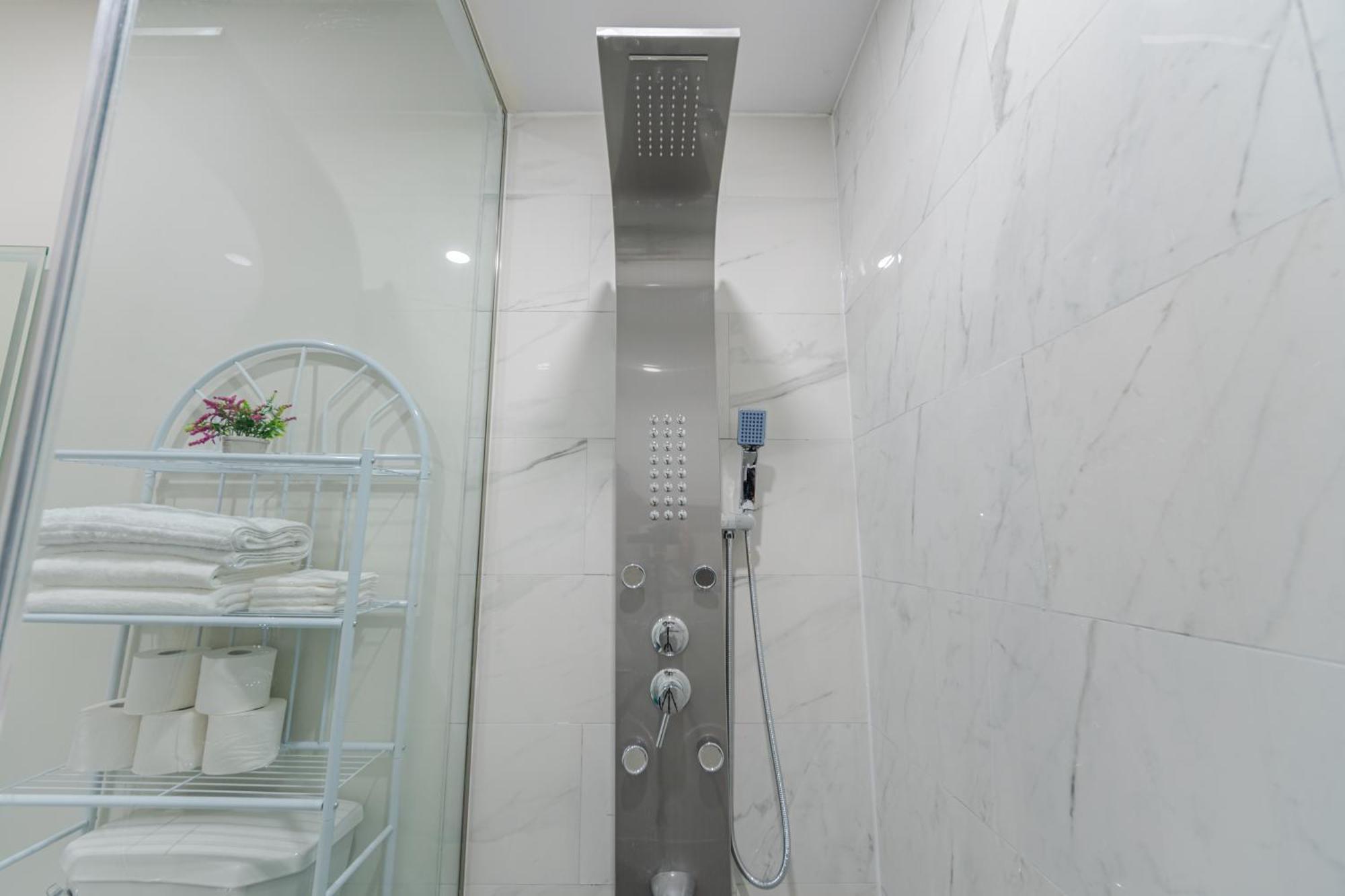 Private Basement Bedrooms In Оквілл Екстер'єр фото